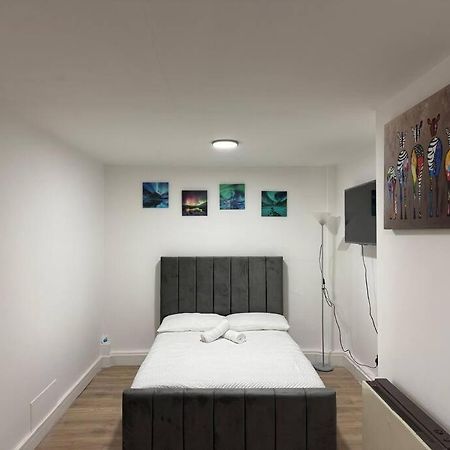 Modern 1 Bedroom - 5 Min Walk From Princess Street Eb1 EDI Buitenkant foto