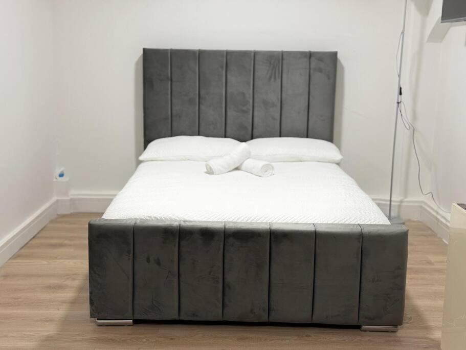 Modern 1 Bedroom - 5 Min Walk From Princess Street Eb1 EDI Buitenkant foto
